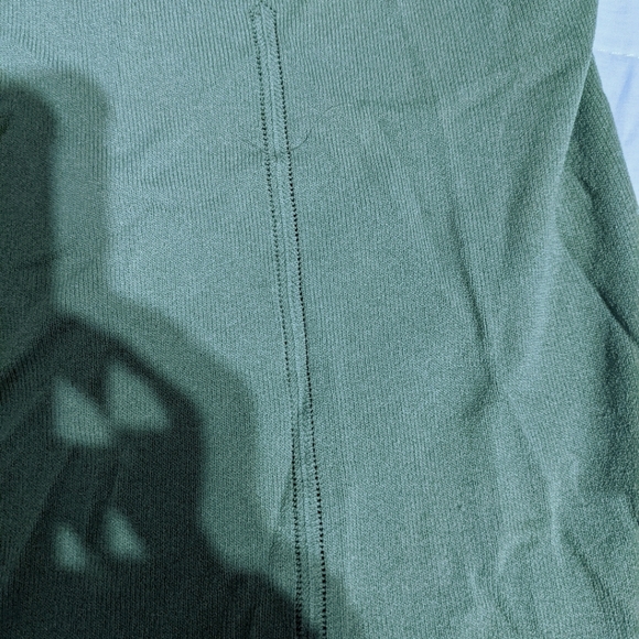 Sweater - Picture 1 of 4